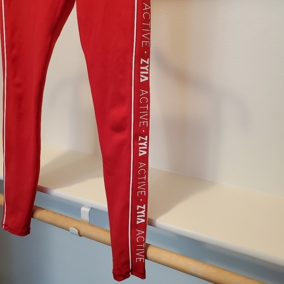 Zyia Active Light N Tight Red High Rise Graphic Logo Striped Tight Leggings - Picture 10 of 11